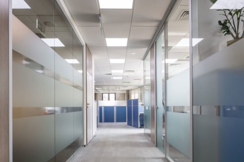 Цельностеклянные перегородки