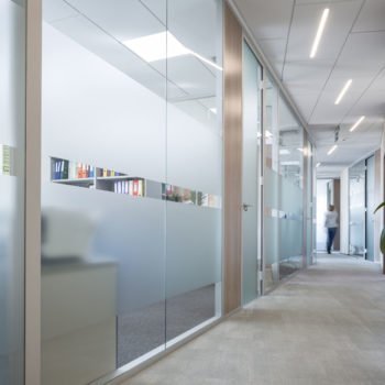 Цельностеклянные перегородки