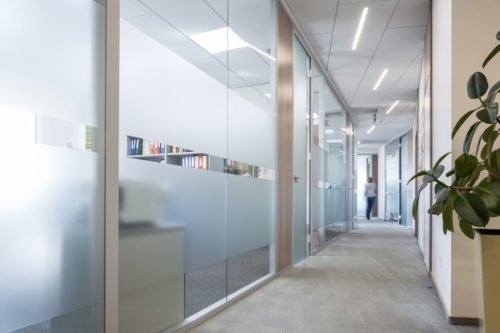 Цельностеклянные перегородки